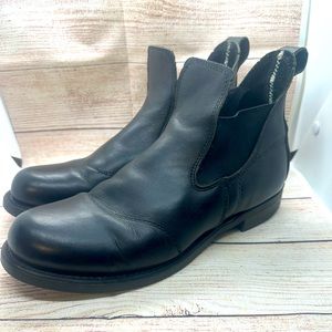What a find😳 handmade Daytona Romeo mid Chelsea boot in classic black leather